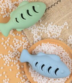 Silicone Fish Catnip Toy with Food Leaker