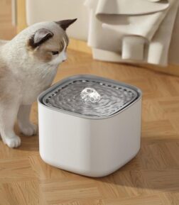 Electric Cat Water Fountain - 3L Large Capacity with USB Charging and Auto Filtration